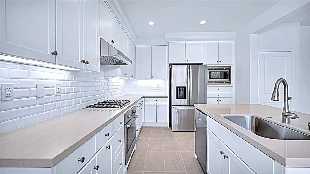 100 DESERT LOTUS Irvine, CA 92618