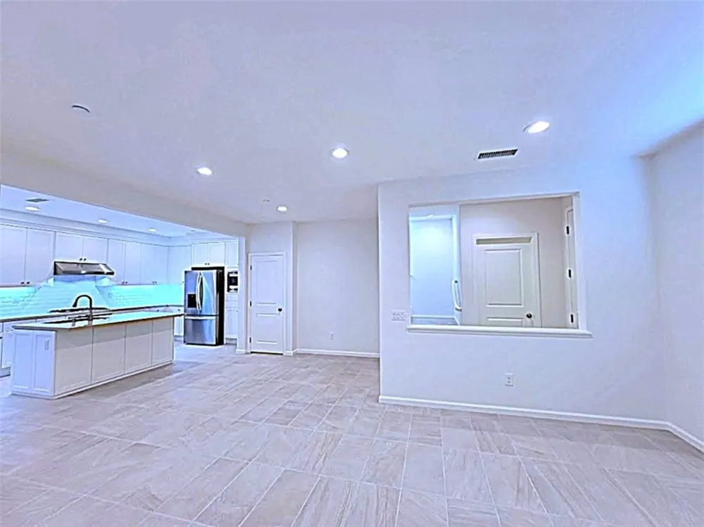 100 DESERT LOTUS Irvine, CA 92618