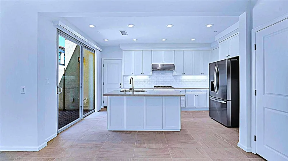 100 DESERT LOTUS Irvine, CA 92618