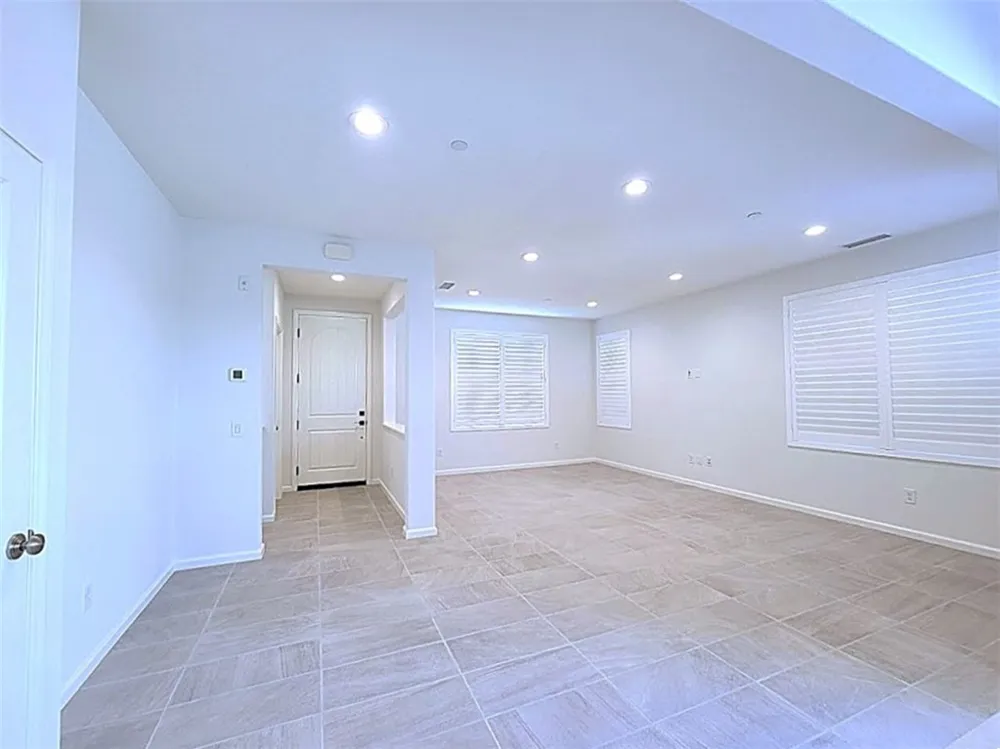 100 DESERT LOTUS Irvine, CA 92618