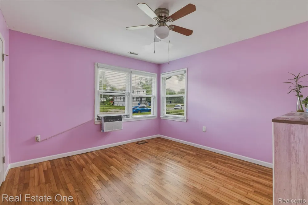 28151 Cherry Street Inkster City, MI 48141