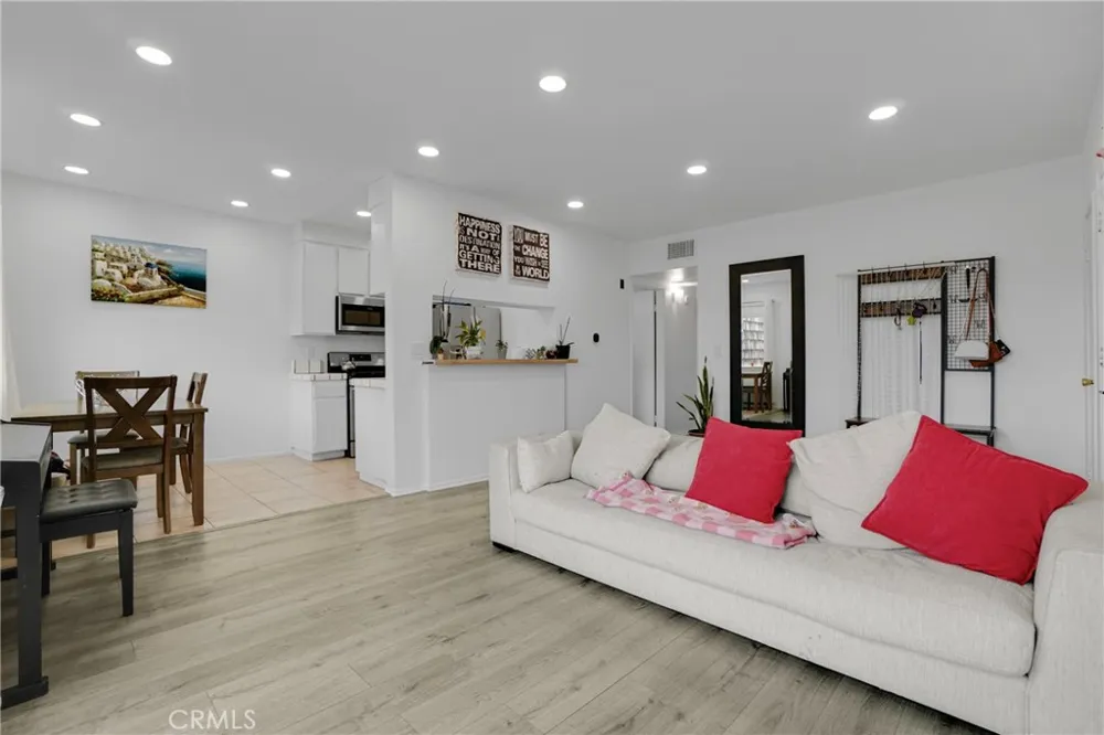 15516 Nordhoff Street #217 North Hills, CA 91343