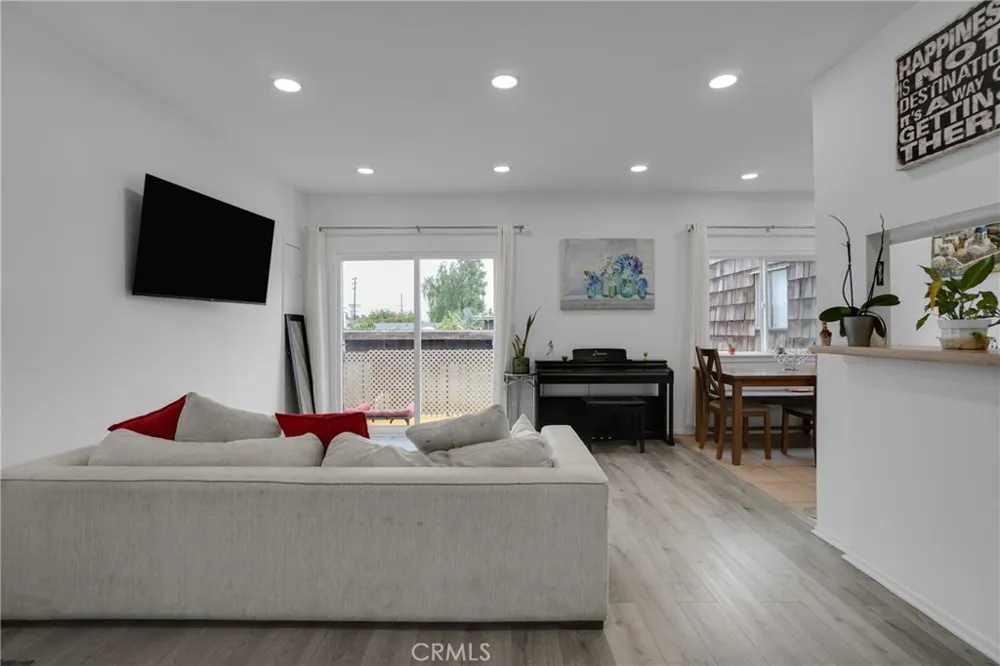 15516 Nordhoff Street #217 North Hills, CA 91343