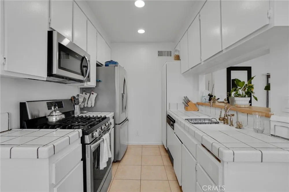 15516 Nordhoff Street #217 North Hills, CA 91343