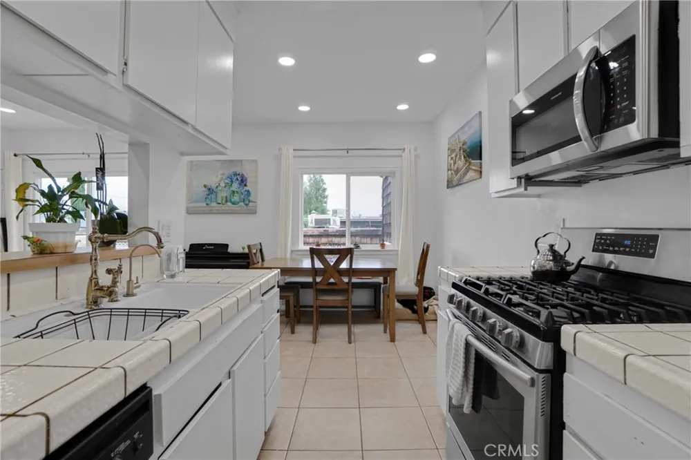 15516 Nordhoff Street #217 North Hills, CA 91343