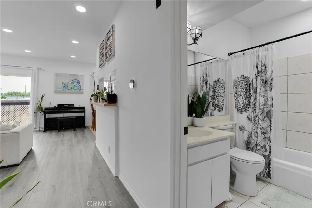 15516 Nordhoff Street #217 North Hills, CA 91343