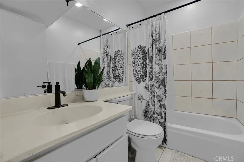 15516 Nordhoff Street #217 North Hills, CA 91343