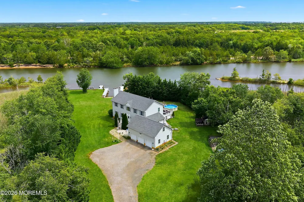 19 Bay Parkway Waretown, NJ 08758