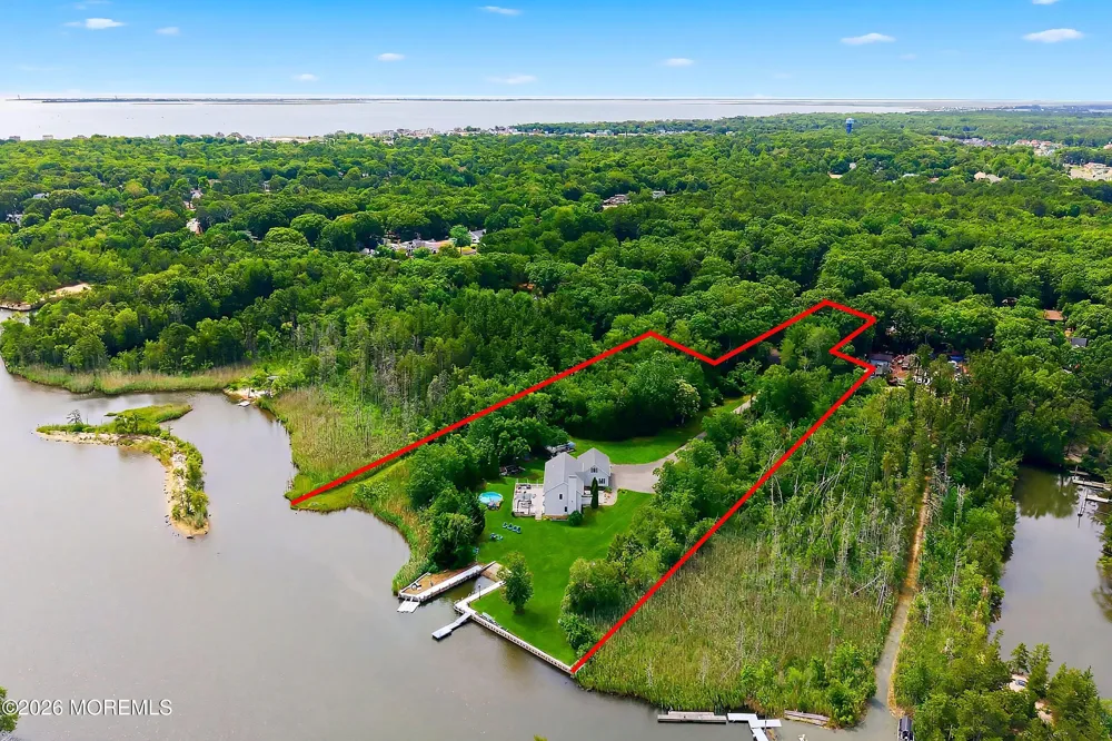 19 Bay Parkway Waretown, NJ 08758