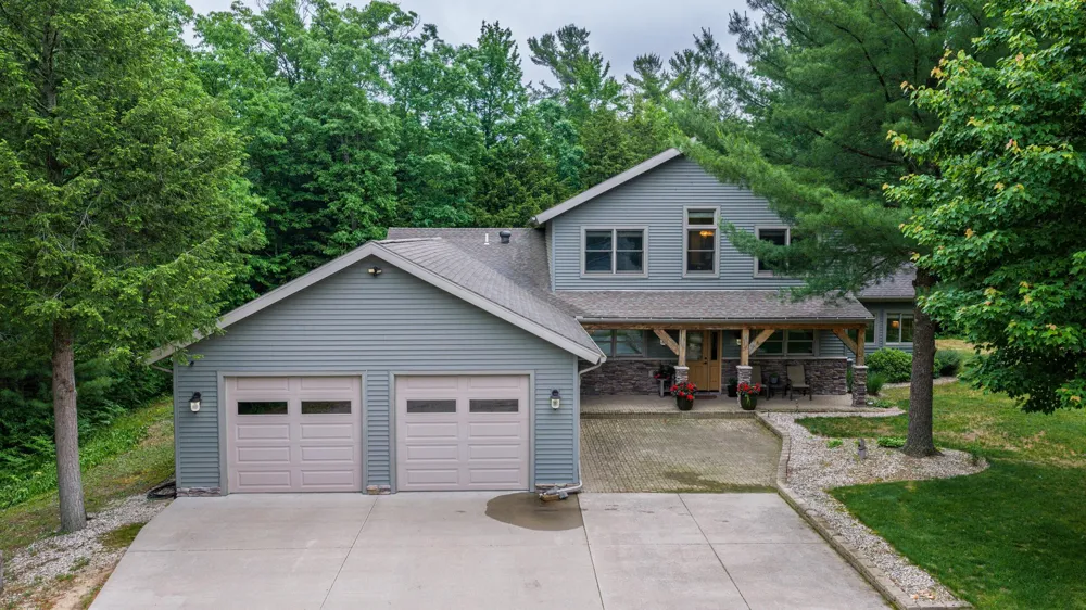 6068 S 142nd Avenue Rothbury, MI 49452