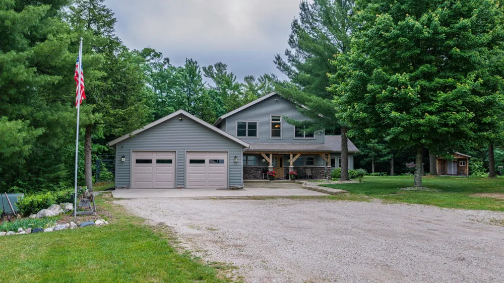 6068 S 142nd Avenue Rothbury, MI 49452