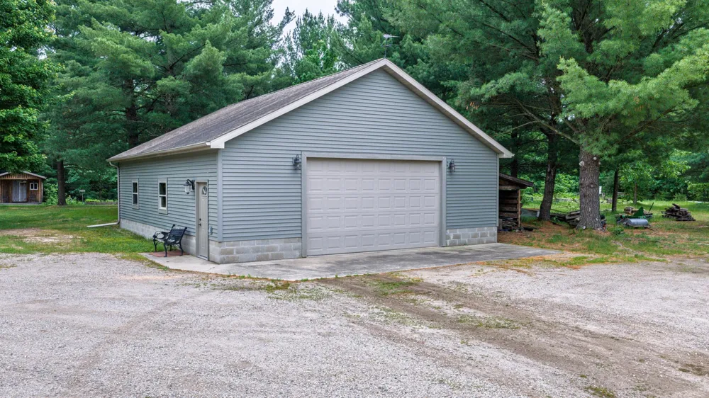 6068 S 142nd Avenue Rothbury, MI 49452