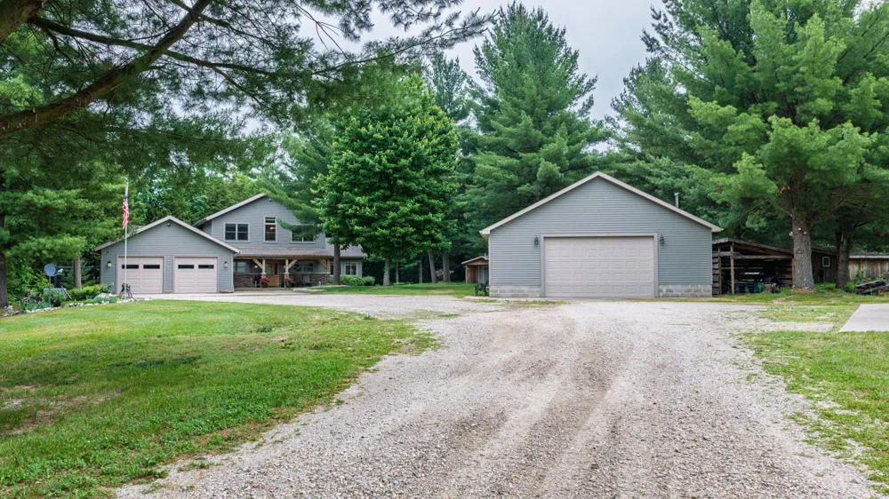 6068 S 142nd Avenue Rothbury, MI 49452