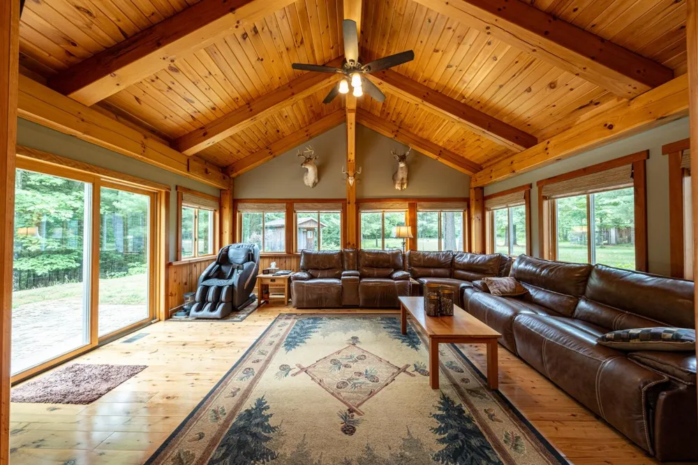 6068 S 142nd Avenue Rothbury, MI 49452