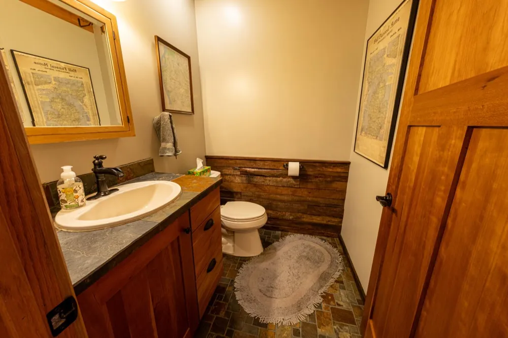 6068 S 142nd Avenue Rothbury, MI 49452