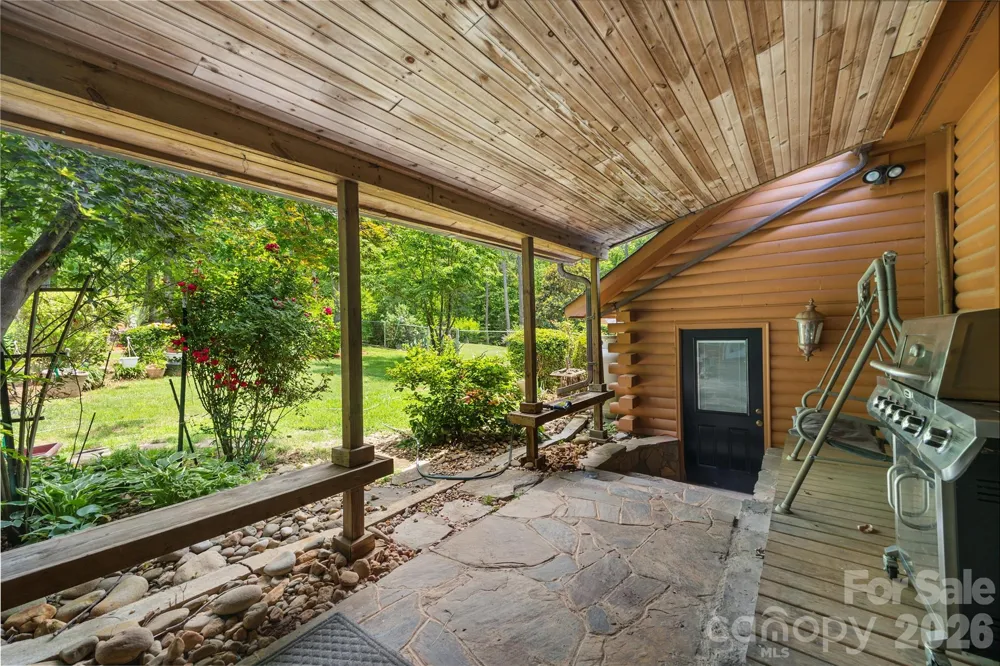 214 Harbor Ridge Drive Connelly Springs, NC 28612