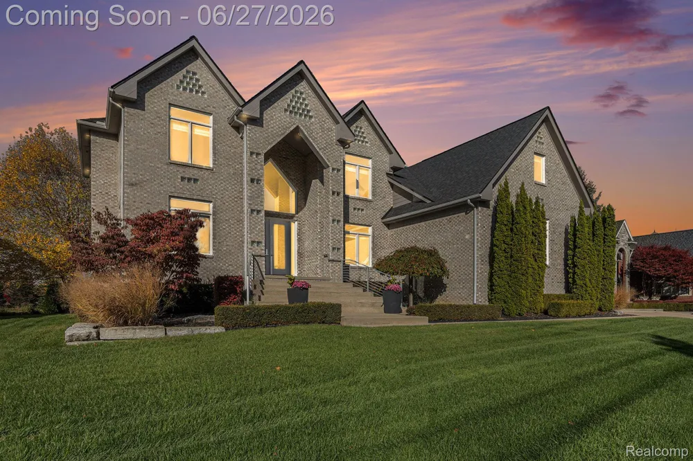 6535 Pond Drive Washington Township, MI 48094