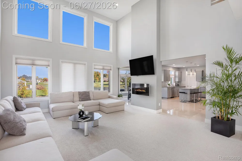 6535 Pond Drive Washington Township, MI 48094