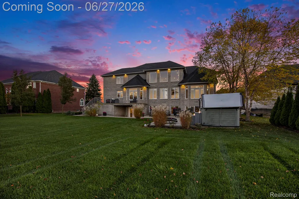 6535 Pond Drive Washington Township, MI 48094