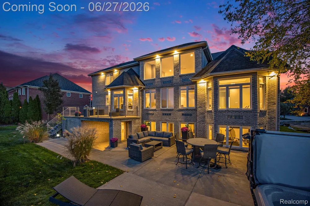 6535 Pond Drive Washington Township, MI 48094