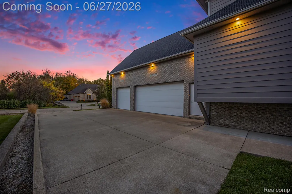 6535 Pond Drive Washington Township, MI 48094