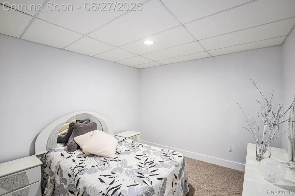6535 Pond Drive Washington Township, MI 48094