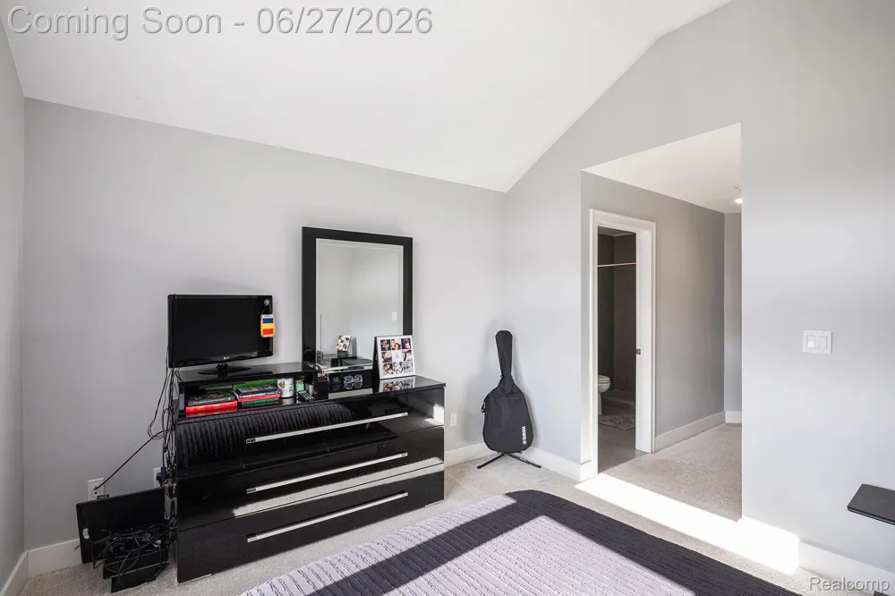 6535 Pond Drive Washington Township, MI 48094