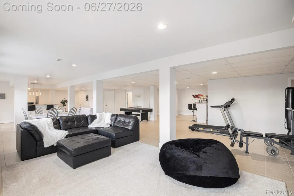 6535 Pond Drive Washington Township, MI 48094