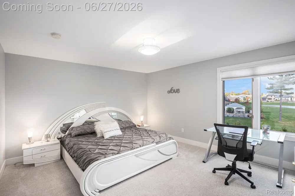 6535 Pond Drive Washington Township, MI 48094
