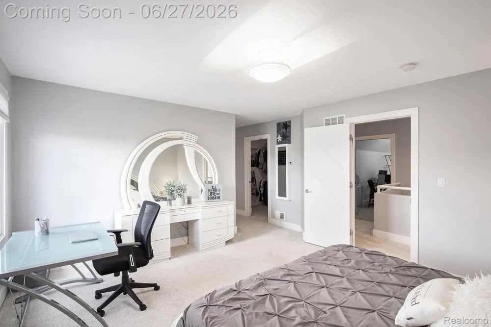 6535 Pond Drive Washington Township, MI 48094