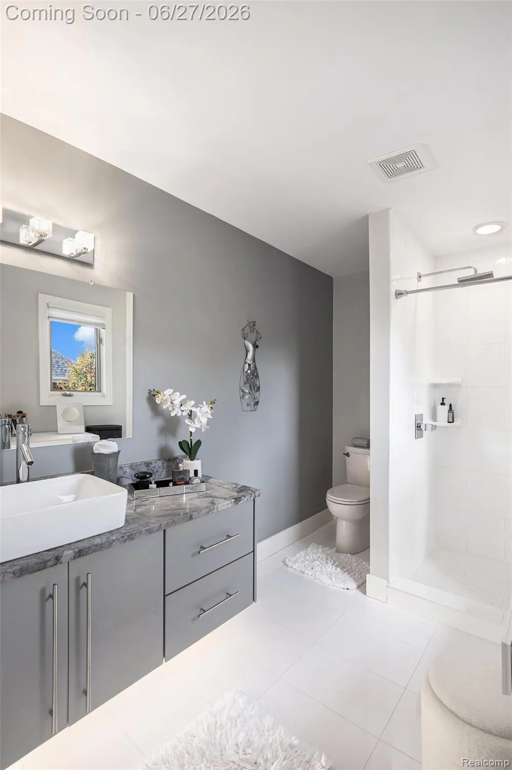 6535 Pond Drive Washington Township, MI 48094