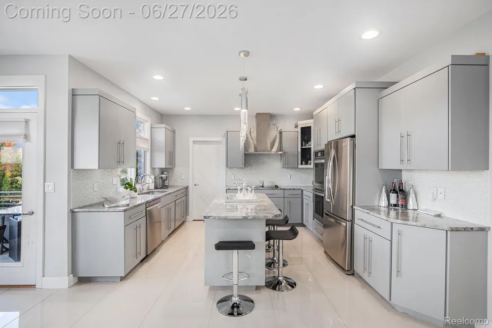 6535 Pond Drive Washington Township, MI 48094