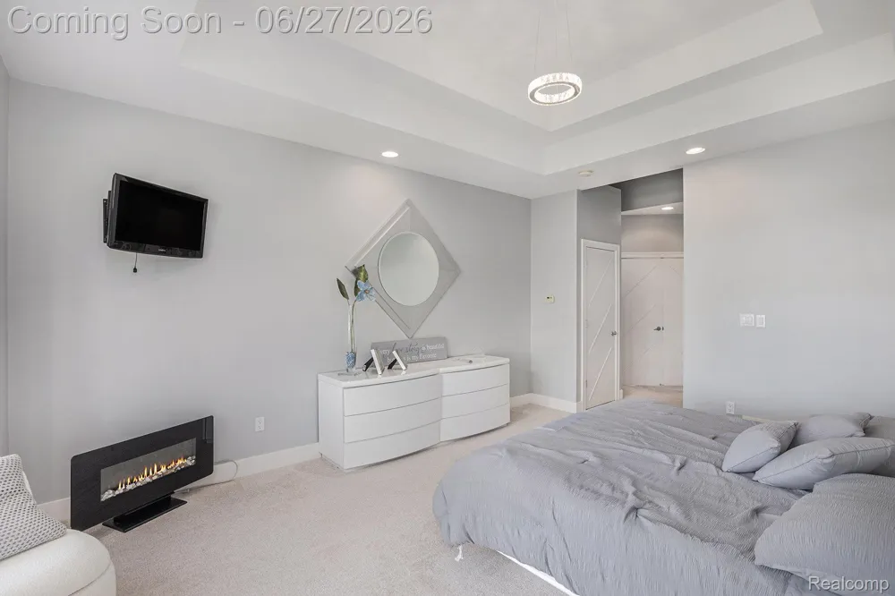 6535 Pond Drive Washington Township, MI 48094