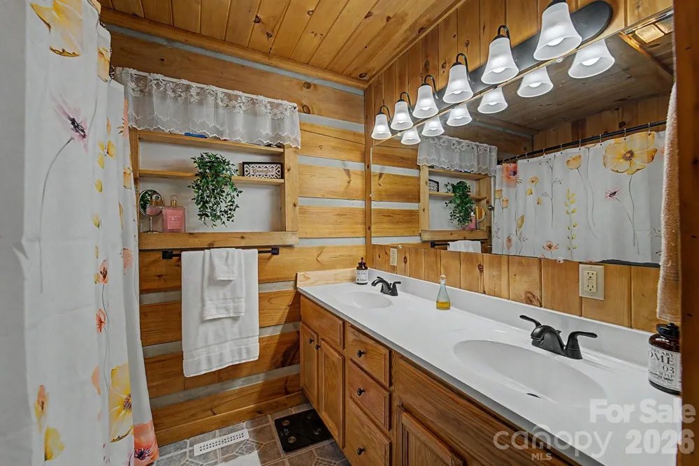 538 East Fork Road Sylva, NC 28779