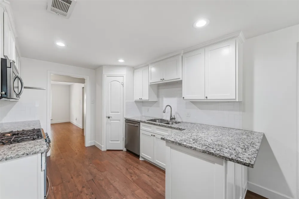 1404 Creekford Drive Arlington, TX 76012