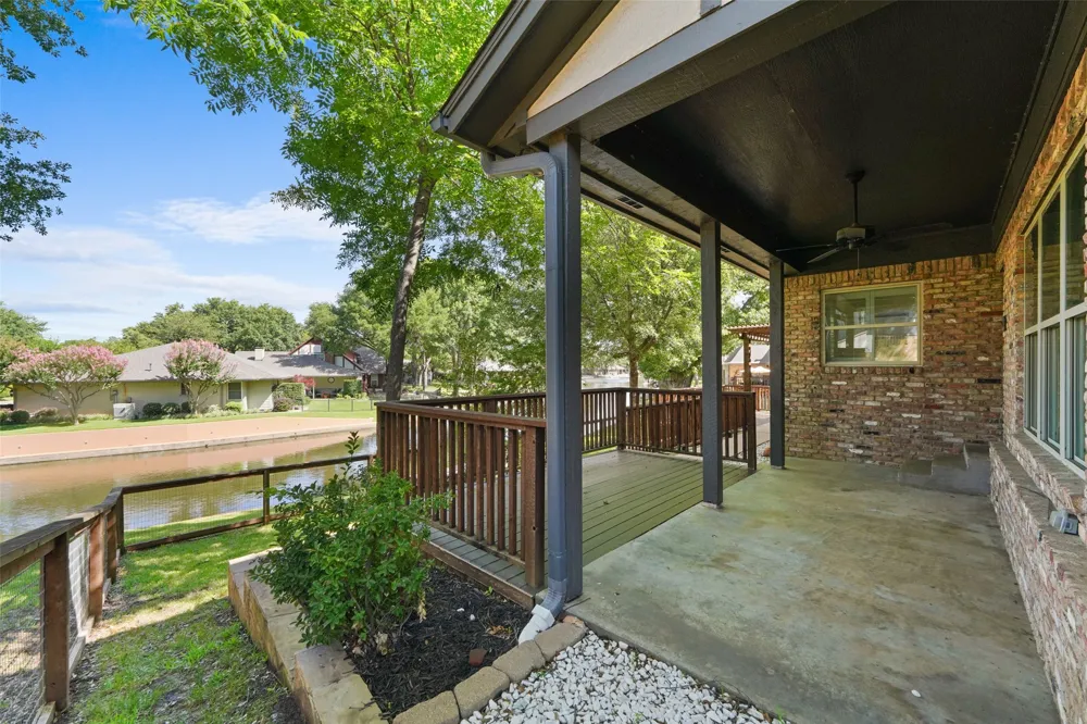 1404 Creekford Drive Arlington, TX 76012
