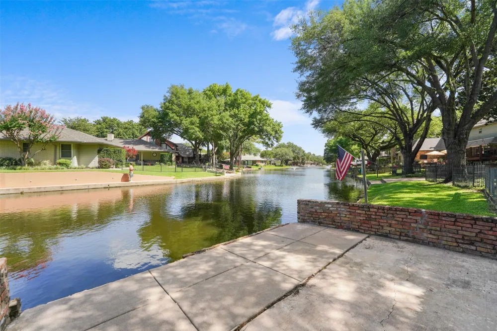 1404 Creekford Drive Arlington, TX 76012