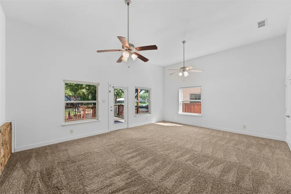 1404 Creekford Drive Arlington, TX 76012