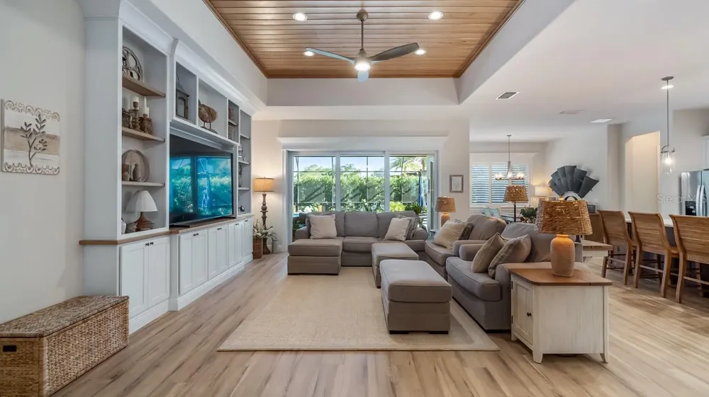 4008 PINNACLE PLACE COURT Lady Lake, FL 32159