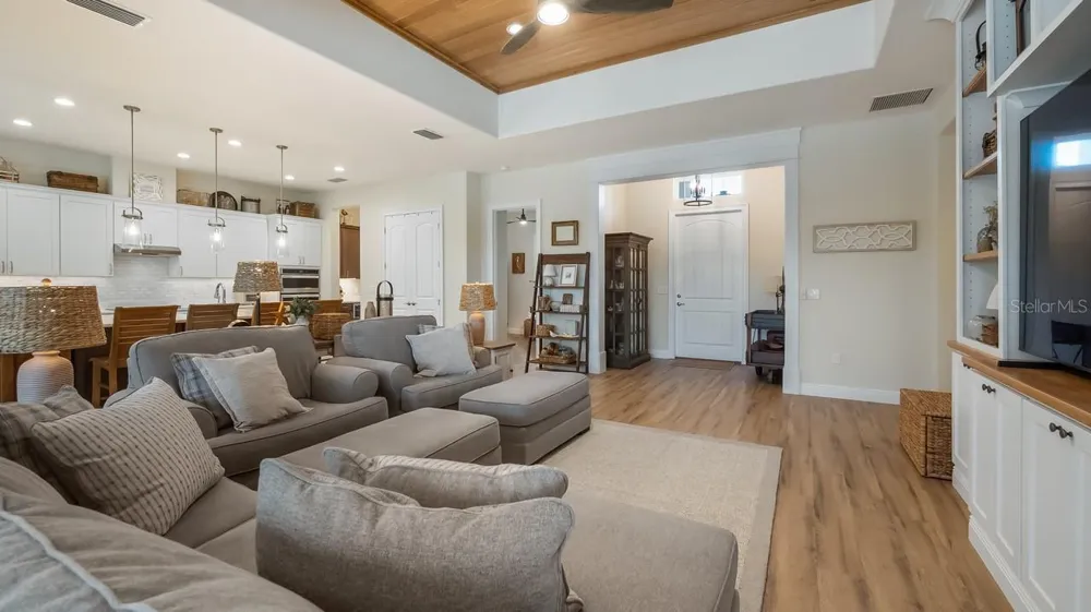 4008 PINNACLE PLACE COURT Lady Lake, FL 32159