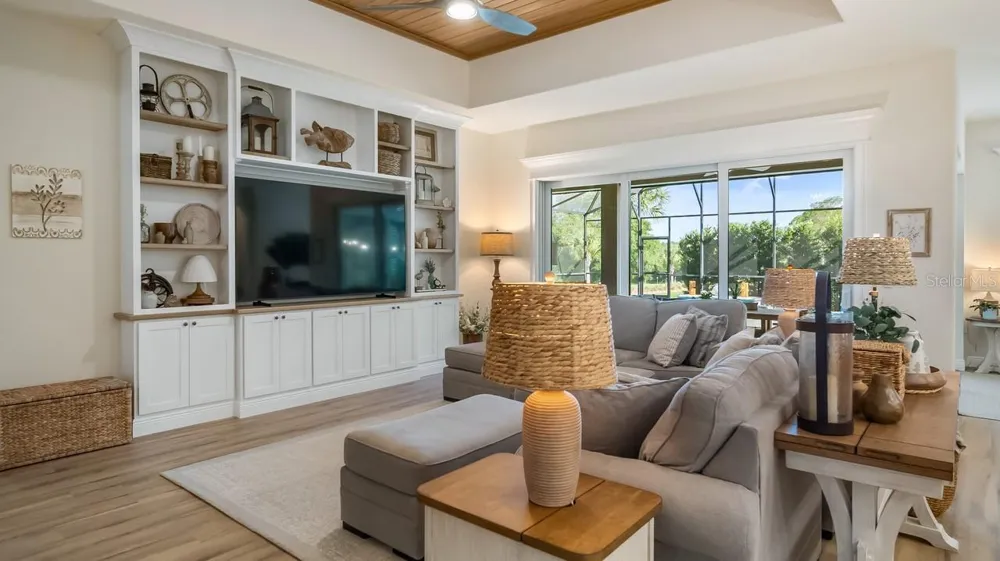 4008 PINNACLE PLACE COURT Lady Lake, FL 32159
