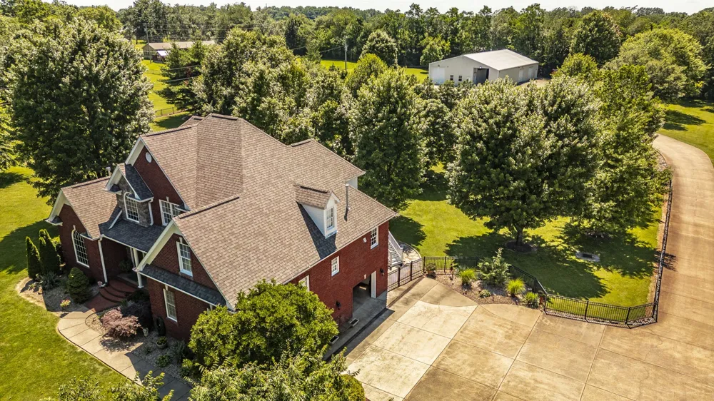 1820 Hygeia Rd Greenbrier, TN 37073
