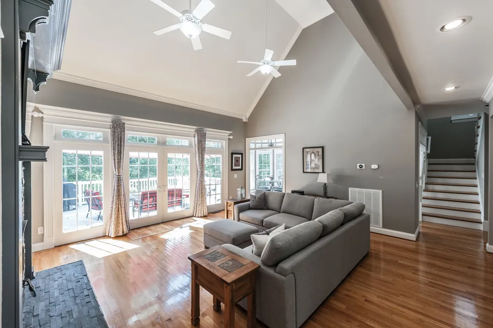 1820 Hygeia Rd Greenbrier, TN 37073