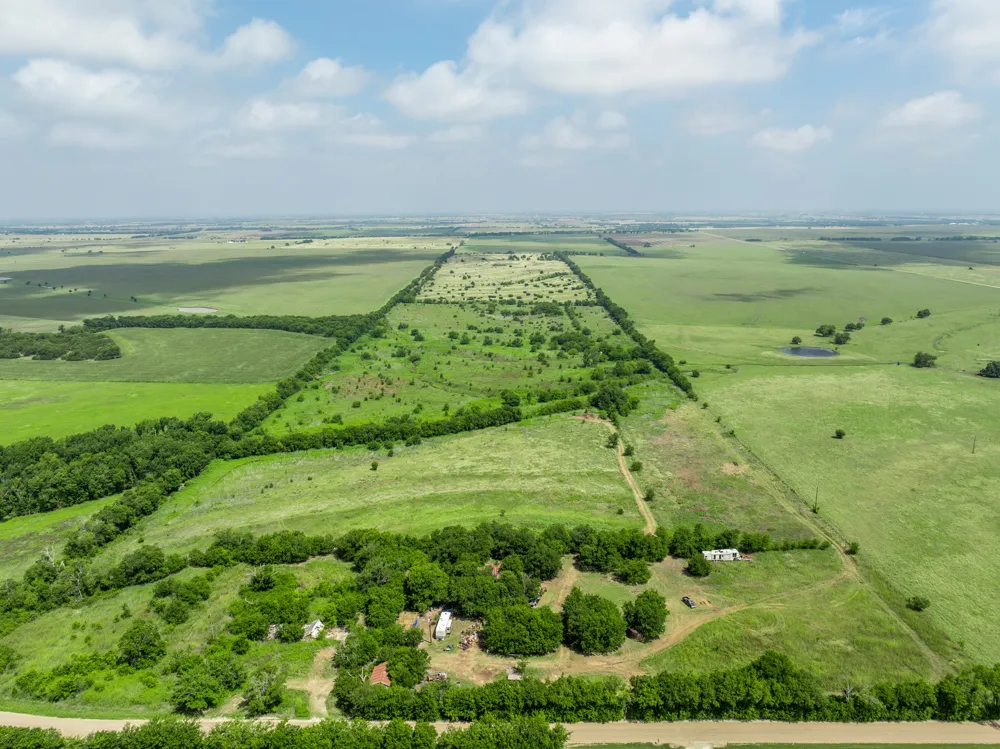 3725 CR 272 Oglesby, TX 76561