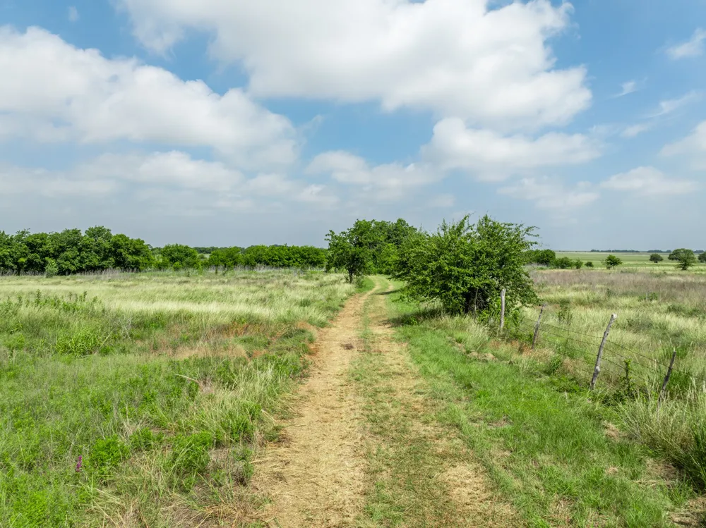 3725 CR 272 Oglesby, TX 76561