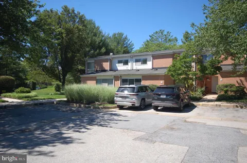 6 LAMPLIGHTER COURT #6