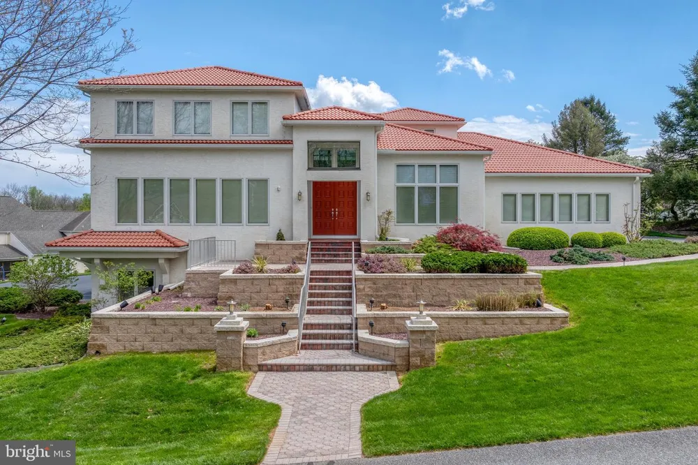 23 DEERFIELD ROAD Lancaster, PA 17603
