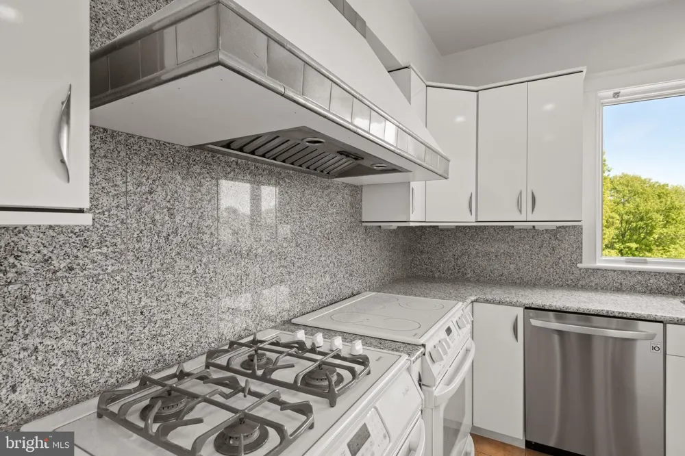 23 DEERFIELD ROAD Lancaster, PA 17603