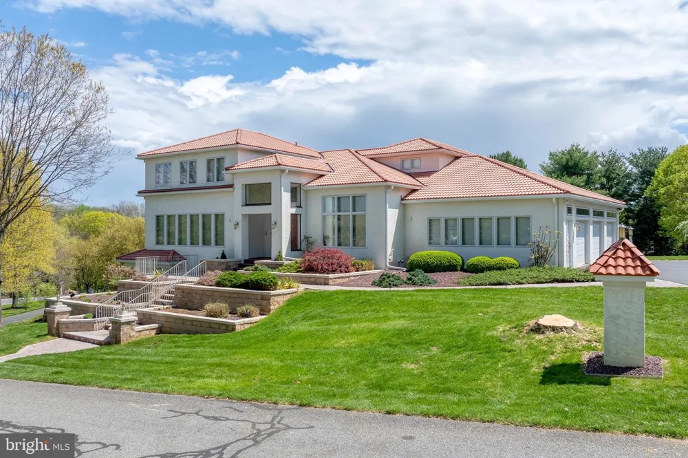 23 DEERFIELD ROAD Lancaster, PA 17603