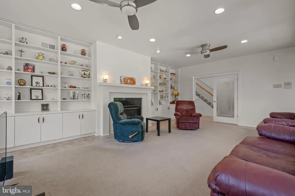 23 DEERFIELD ROAD Lancaster, PA 17603